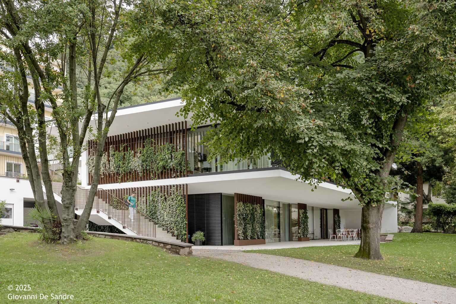 Parkclinic Martinsbrunn in Meran: Neubau zwischen alten Bäumen